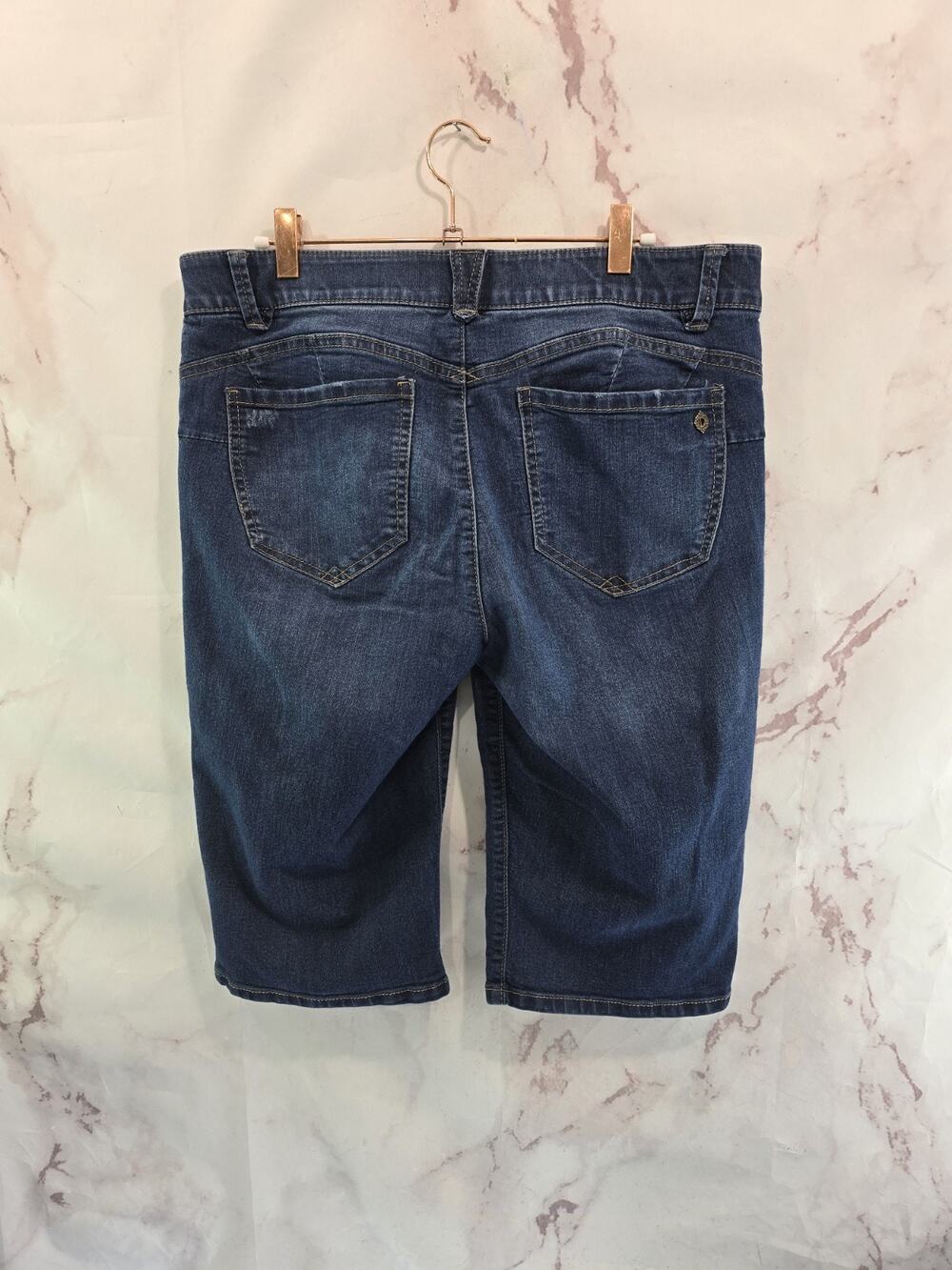 Democracy Shorts Womens 12 Mid Rise Stretch Cotton Dark Wash Modest 13 Inch
